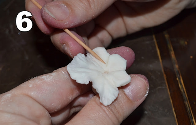 Simple polymer clay flower tutorial