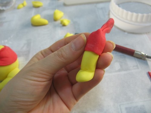 polymer clay Winnie the Pooh tutorial - step 17