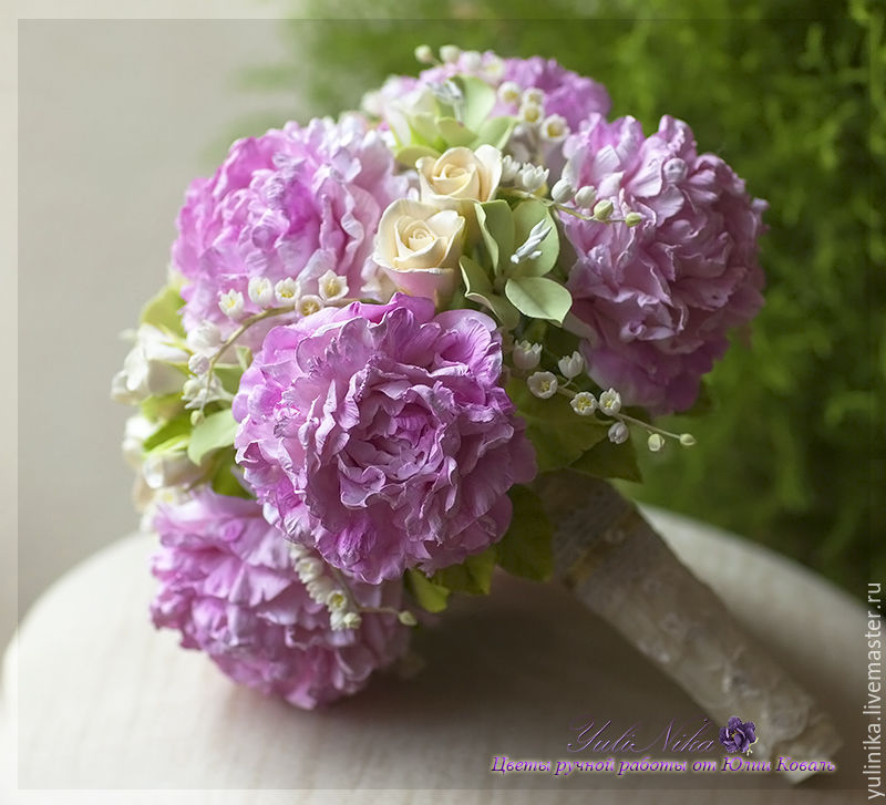 Bouquet of the bride with peonies 2