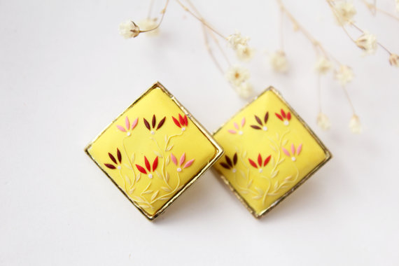 Pink yellow earring, colourful earrings, geometric earrings bright yellow, pink flower earrings yellow flower, trending item, canary yellow