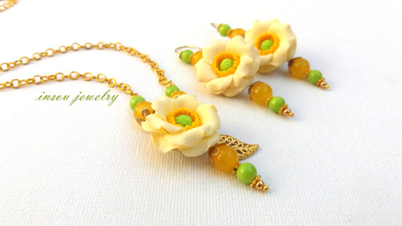 Choose an amazing handmade gift for a woman from 100 polymer clay flower jewelry