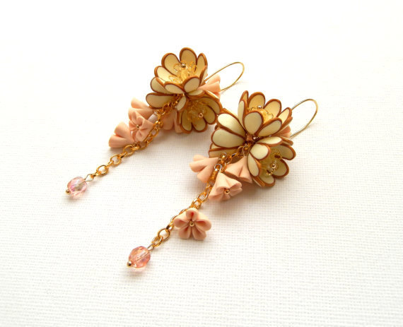 Flower earrings - Dangle earrings - Pastel jewelry- Peach vanilla - Handmade romantic earrings polymer clay fimo