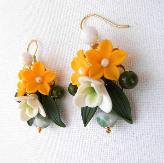 Flower earrings - Yellow earrings - Spring earrings - Dangle earrings - Handmade polymer earrings