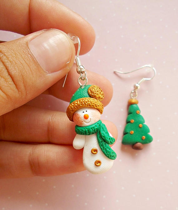 Christmas Earrings - Dangle Earrings - Snowman Earrings - Green Earrings - Christmas Jewelry - Winter Earrings - Snowman Jewelry