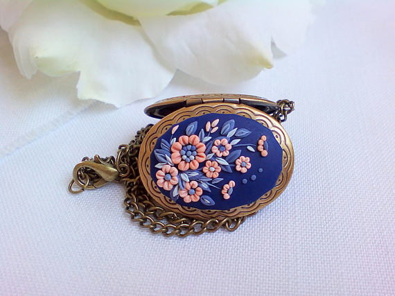 Handmade Locket Flowers, Polymer Clay Pendant, Birthday Gift for Her, Photo Locket Necklace, Valentines gift , Personalized Gift