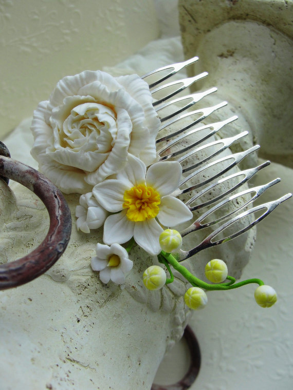 Bridal hair comb, flower hair comb, daffodil, peony, lily of the valley, floral hair accessories, spring hair comb, Ivory flower hair comb