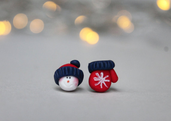 Christmas Earrings - Snowmen Earrings - Snowmen and Mitten Earrings - Christmas Gift - Christmas Jewelry - Holiday Gifts - Secret Santa Gift