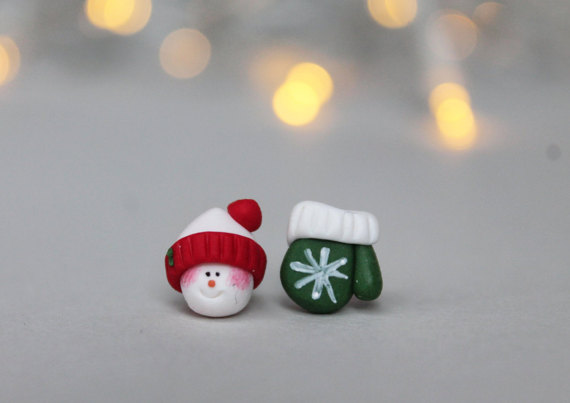 Christmas Earrings - Snowmen Earrings - Snowmen and Mitten Earrings - Christmas Gift - Christmas Jewelry - Holiday Gifts - Secret Santa Gift