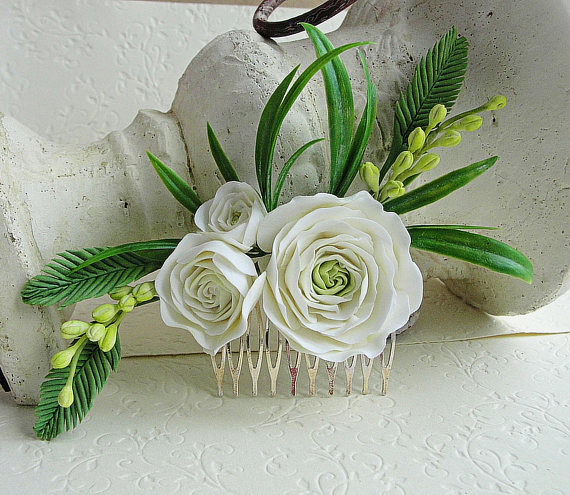 Ivory flower hair comb, Floral Hair piece, Wedding flower comb, Ivory greenery hair comb, Floral Bridesmaid gift, Flower hair accessories