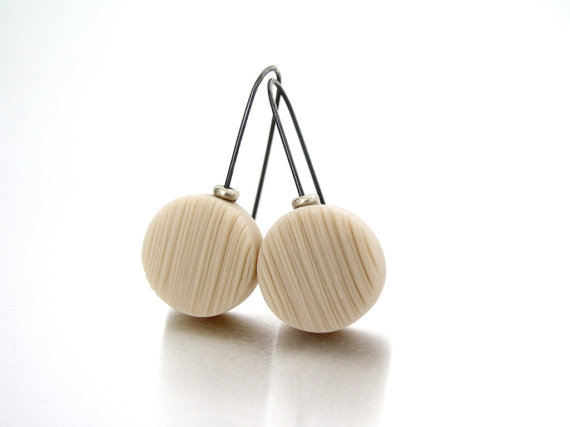 Ivory textured discs polymer clay earrings, oxidized sterling silver, stripes, lines, minimal, modern jewelry, beige cream, round, clay modern earrings