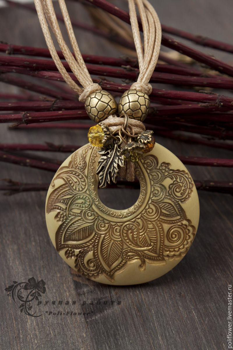 Polymer clay antique pendant - handmade ideas