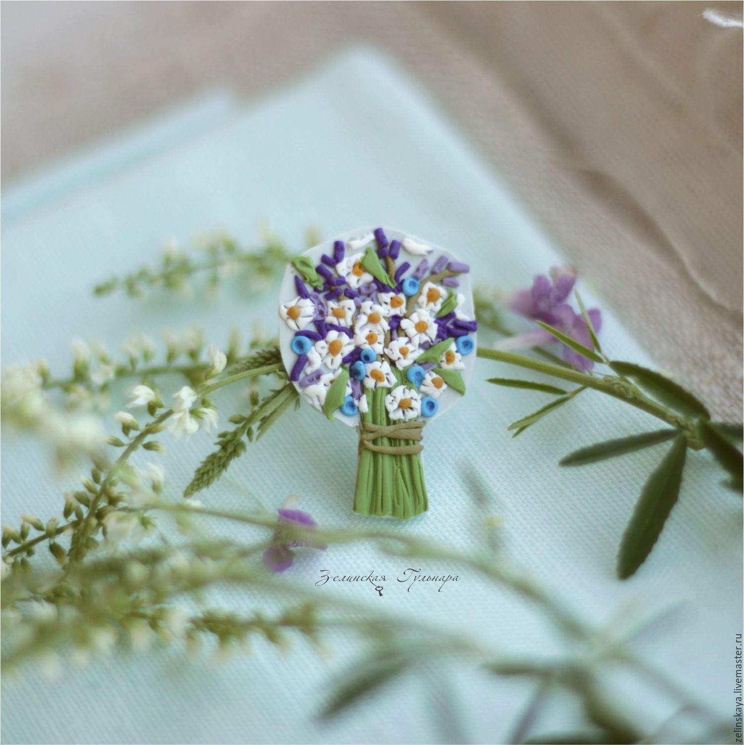 Polymer clay miniature bouquet brooch - daisies bouquet - bouquet with wildflowers and chamomile