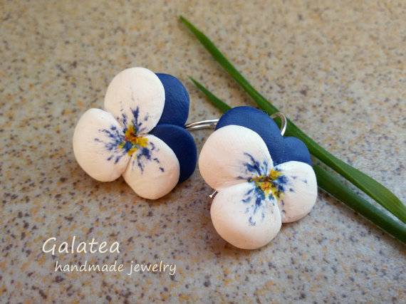 White blue Violets earrings Wedding flower earrings White Blue Bridal jewelry floral Mom earrings Bridesmaid gift for Mom