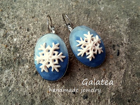 Winter season jewelry snowflakes earrings Xmas gift for woman Christmas earrings Snowflakes jewelry White blue Snow Winter Holiday jewelry