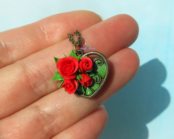 Necklace Pendant Heart Red roses Valentine's Day gift heart Necklace red roses Jewelry heart Gift for her Roses polymer clay Flower necklace