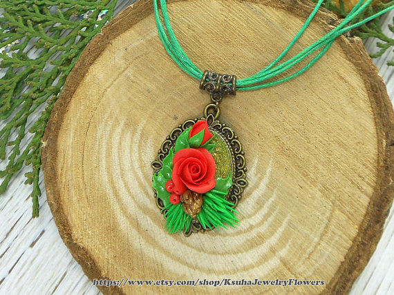 Necklace Red Rose Fir tree branch Fir cone Holly berry Christmas necklace Holiday cameo necklace Red Green jewelry Christmas gift