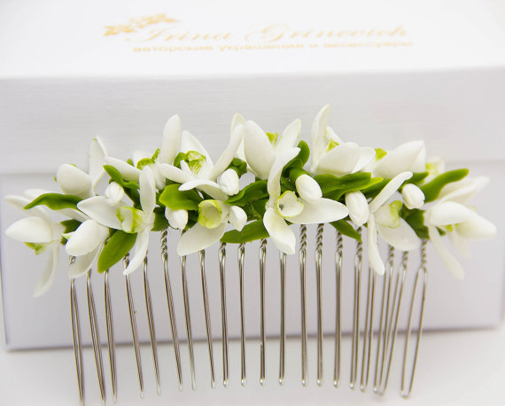 White Wedding Hair Comb, Snowdrop flowers, romantic, women gift, wedding Hair, Bridal Hair, Polymer clay snowdrop hair accessories, Floral Hair Comb, Rustic wedding