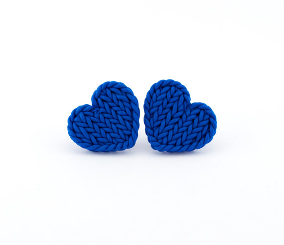 Polymer clay knit jewelry - blue heart earrings, Faux knit earrings - electric blue earrings - knit imitation - stud earrings - knitted hearts earrings - gift idea for knitter