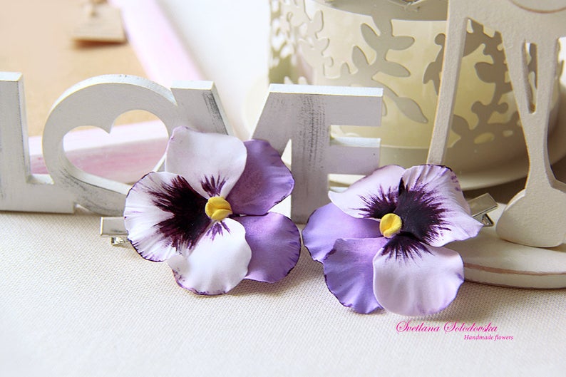 Pansy hair clip. Viola tricolor. Hairclip. Hairpin for the bride. Handmade jewelry. Wedding Accessories. A flower in her hair.