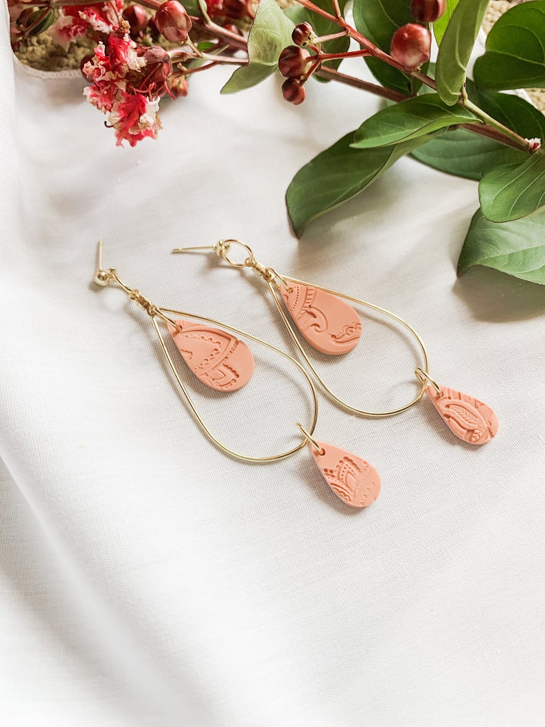 peach clay earrings drop earrings pattern earrings, light color earrings, pastel earrings, handmade peach earrings, unique peach earrings, fimo cute earrings, perfect earrings, amazing earrings, must have earrings