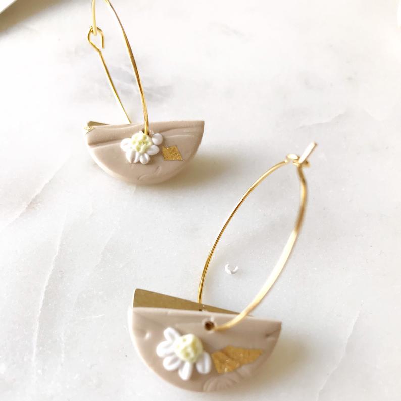 natural beige white daisy gold botanical floral statement hoop brass gold plated earrings